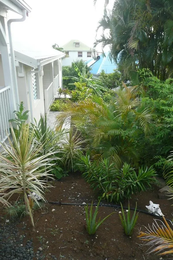 Douceurs Caraibes, Gite Alpinia. Буйант 0*,
